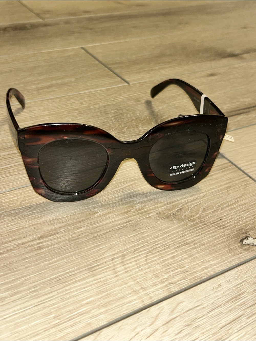 Classic Tortoiseshell Cat-Eye Sunglasses - Brown